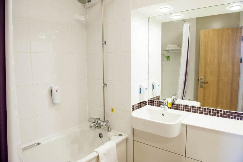 Premier Inn Premier Inn Southend Airport Bagian luar foto