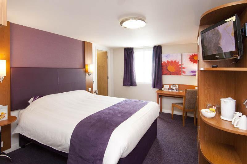 Premier Inn Premier Inn Southend Airport Bagian luar foto